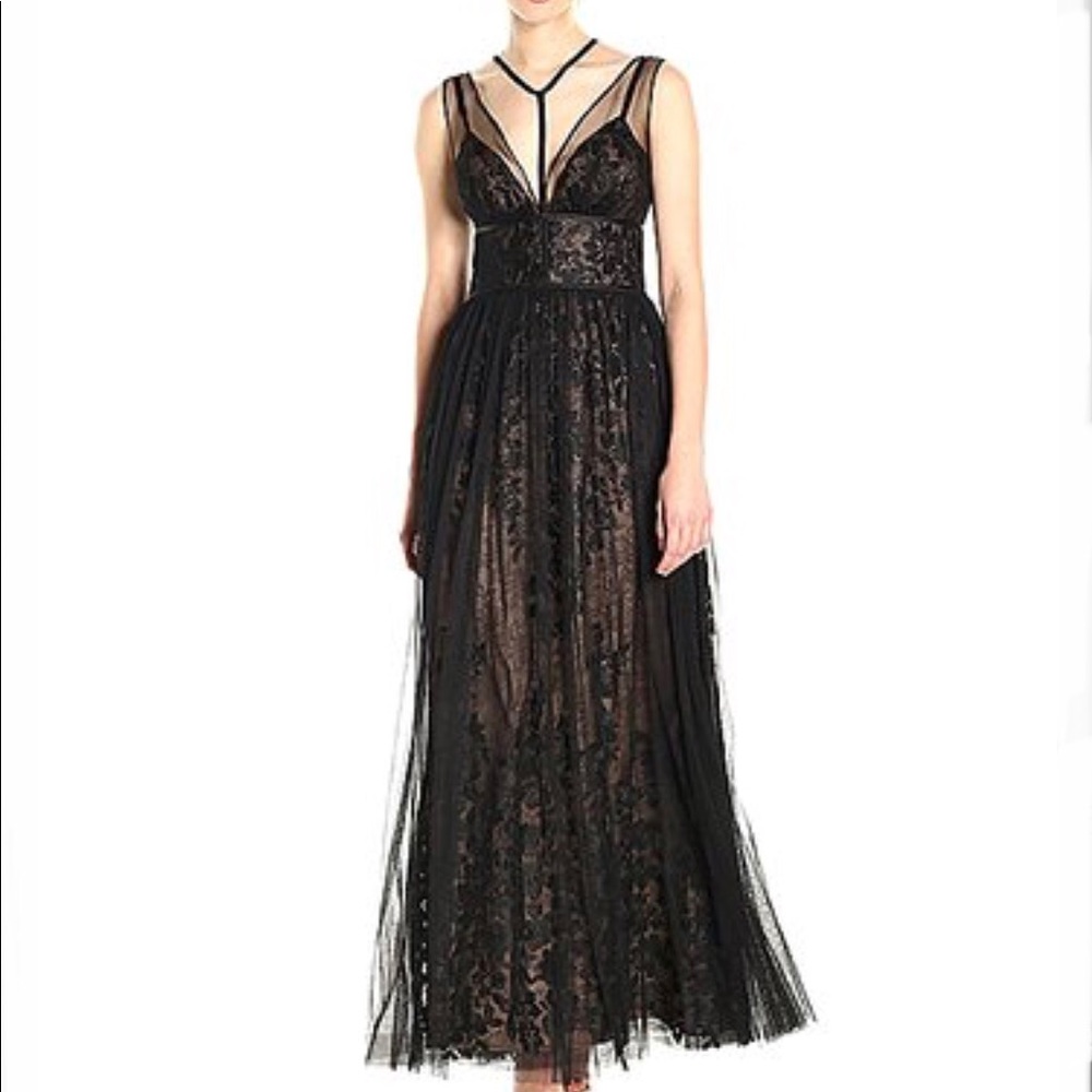 Vera Wang Black & Nude Lace-Layer Sleeveless Gown